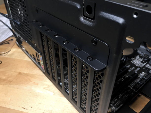 Sådan bygger du din egen pc opbygger pc back vent