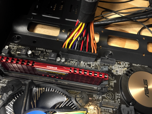 Sådan bygger du din egen pc build pc psu bundkortstrøm