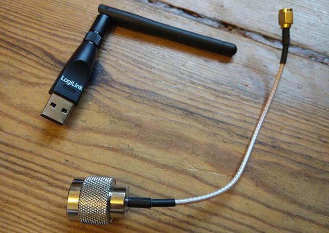 Sådan opretter du en Wi-Fi-antenne ud af en ringboks-adapter og pgtail 670