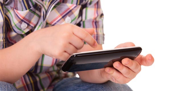 online-annoncer-target-kids-child-smartphone