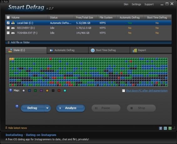 IObit Smart Defrag: Et fremragende harddiskdefragmenterings- og optimeringsværktøj [Windows] UI-vindue med annoncebanner