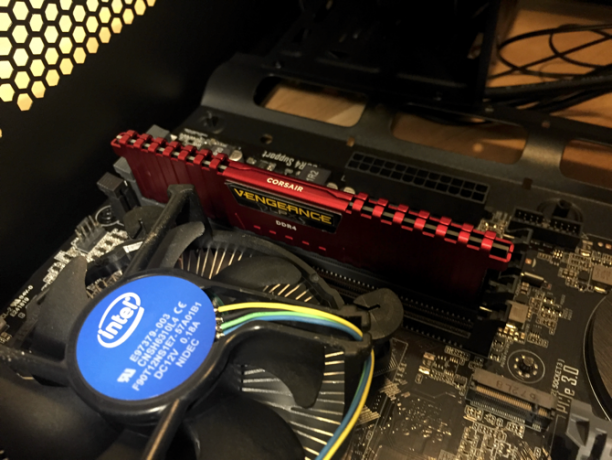 Sådan bygger du din egen pc build pc ram