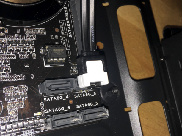 Sådan bygger du din egen pc opbygger pc sata bundkort
