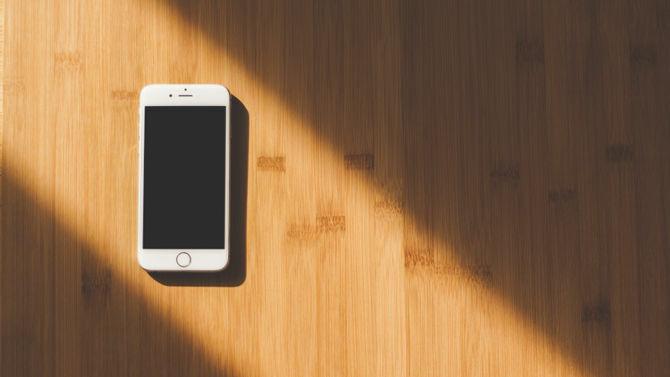 Dette er grunden til, at iOS-enheder bruger mindre RAM end Android-enheder iphone sollys stråle tomt