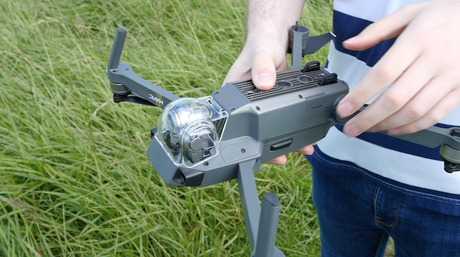 Dette er den drone, du leder efter: DJI Mavic Pro Review Mavic Undercarriage