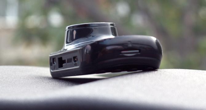 Z-EDGE Z3D Dashcam fra siden