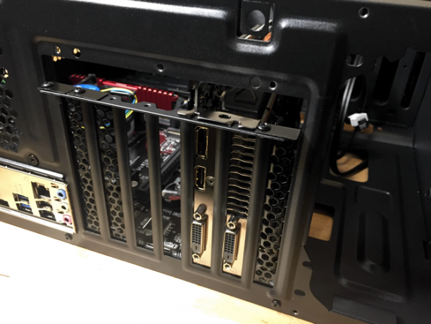 Sådan bygger du din egen pc build pc gpu backplate