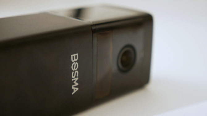 Bosma X1-gennemgang: En anstændig indendørs sikkerhedskamera, der mangler den polske Bosma X1, der ligger på siden