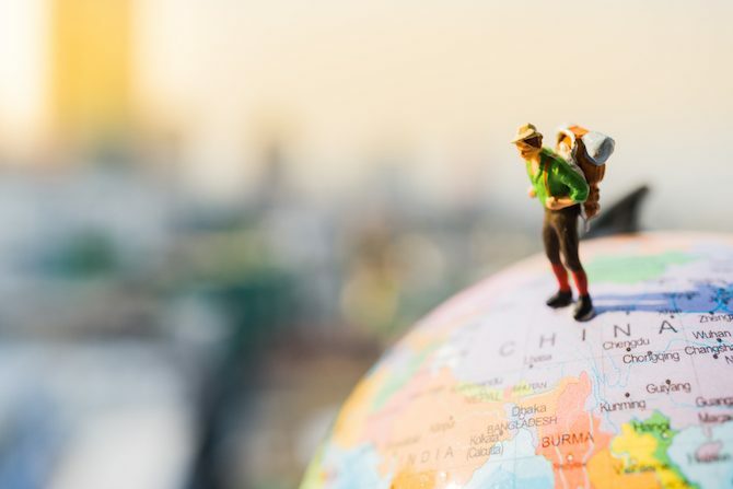 Din guide til den internationale web-rejsende expat kloden 670x447