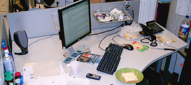 Rodet computer desk