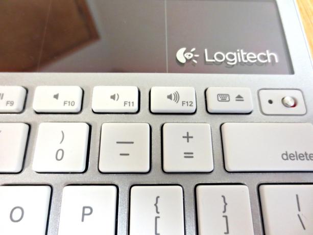 logitech solar keyboard review